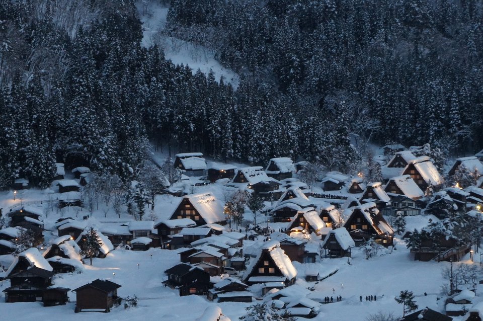 Οι πόλεις του χειμώνα: Τα ομορφότερα χιονισμένα τοπία στον κόσμο [εικόνες] | iefimerida.gr 3