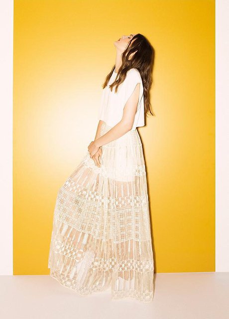 Λευκά sneakers: Το γυναικείο παπούτσι που πάει με όλα, από φόρμες μέχρι νυφικά -30 τρόποι για να τα φορέσετε [εικόνες] | iefimerida.gr 10