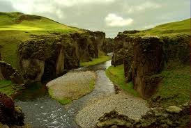 Eνα μαγευτικό φαράγγι με μια μοναδική θέα στην Ισλανδία [εικόνες & βίντεο] | iefimerida.gr 2