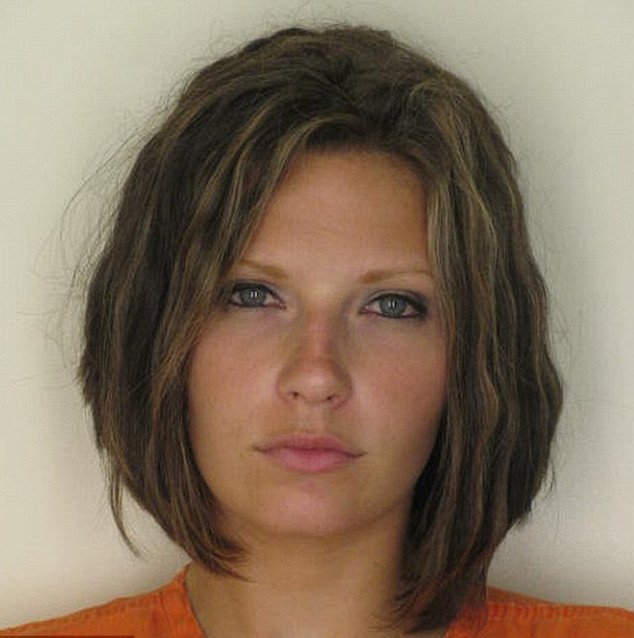 Εγκληματίες με αγγελικά πρόσωπα: Οι τρεις πιο σέξι κατάδικοι όλων των εποχών -Ηθελαν όλοι να τους... παντρευτούν [εικόνες] | iefimerida.gr 3