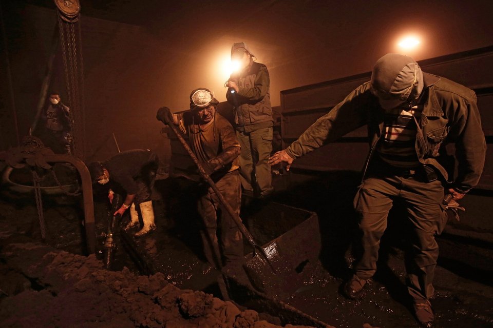 Η βρώμικη, επικίνδυνη δουλειά, που δίνει ενέργεια στην Ελλάδα: Οδοιπορικό στο κέντρο λιγνίτη Πτολεμαΐδας [εικόνες] | iefimerida.gr 13