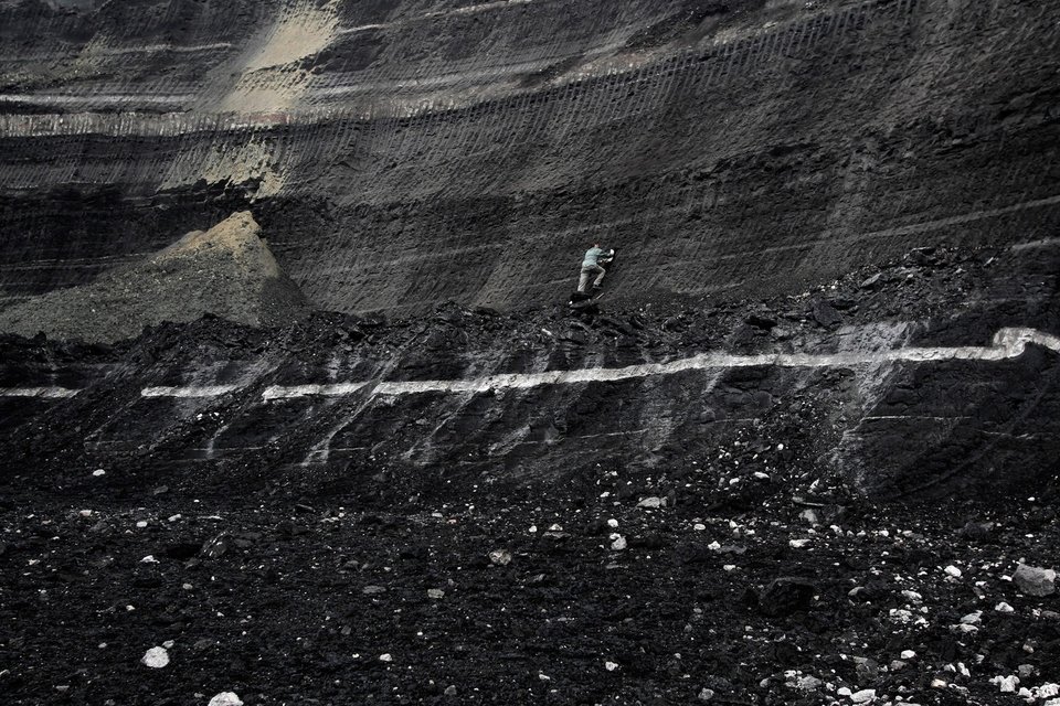 Η βρώμικη, επικίνδυνη δουλειά, που δίνει ενέργεια στην Ελλάδα: Οδοιπορικό στο κέντρο λιγνίτη Πτολεμαΐδας [εικόνες] | iefimerida.gr 3