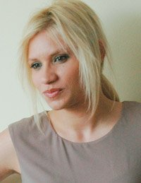 Κατερίνα Καπόλα, μια αμαζόνα στο γραφείο του υπουργού Γιάννη Μανιάτη [εικόνες] | iefimerida.gr 0