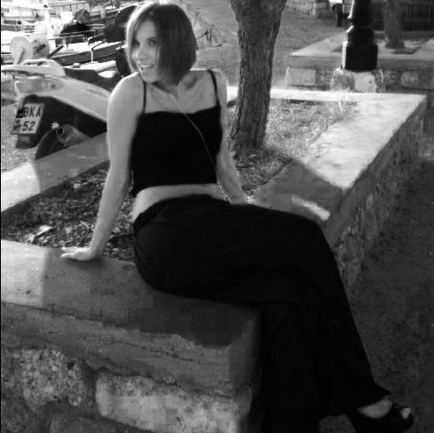 Κατερίνα Καπόλα, μια αμαζόνα στο γραφείο του υπουργού Γιάννη Μανιάτη [εικόνες] | iefimerida.gr 1