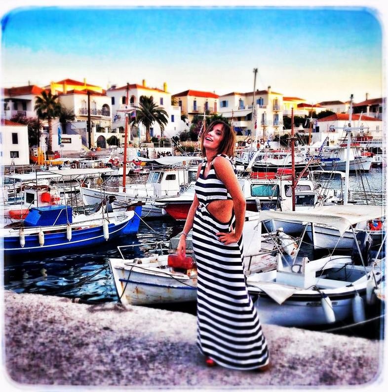 Κατερίνα Καπόλα, μια αμαζόνα στο γραφείο του υπουργού Γιάννη Μανιάτη [εικόνες] | iefimerida.gr 3