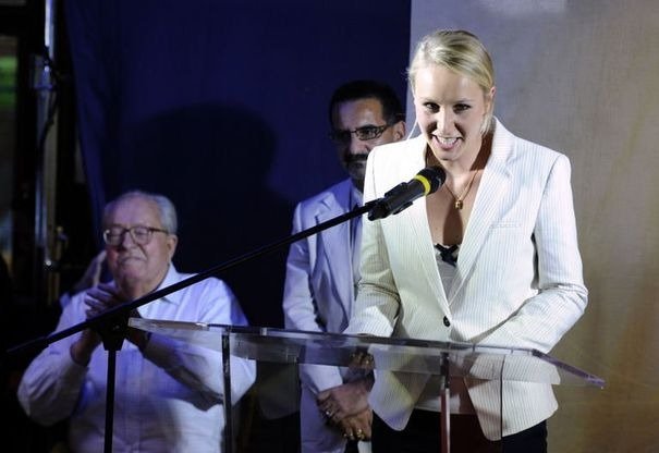 Σέξι και ακροδεξιά: Αυτή είναι η δημοφιλέστερη πολιτικός του ακροδεξιού Μετώπου της Γαλλίας [εικόνες] | iefimerida.gr 6