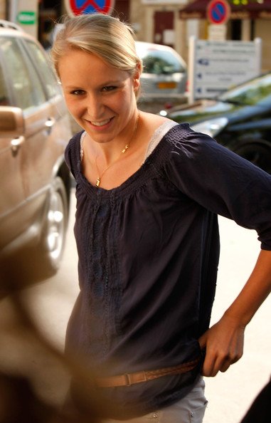 Σέξι και ακροδεξιά: Αυτή είναι η δημοφιλέστερη πολιτικός του ακροδεξιού Μετώπου της Γαλλίας [εικόνες] | iefimerida.gr 1