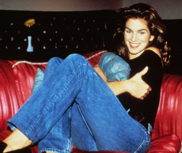 Ετσι φοριέται σωστά το τζιν: 22 θεές δίνουν μαθήματα -Από την Μέριλιν και την Οντρεϊ ως την Ριάνα και την Μπιγιονσέ [εικόνες] | iefimerida.gr 12