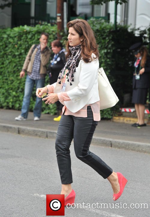 Μίρκα: Ποια είναι η σύζυγος του Ρότζερ Φέντερερ που τον σέρνει από τη μύτη [εικόνες] | iefimerida.gr 3