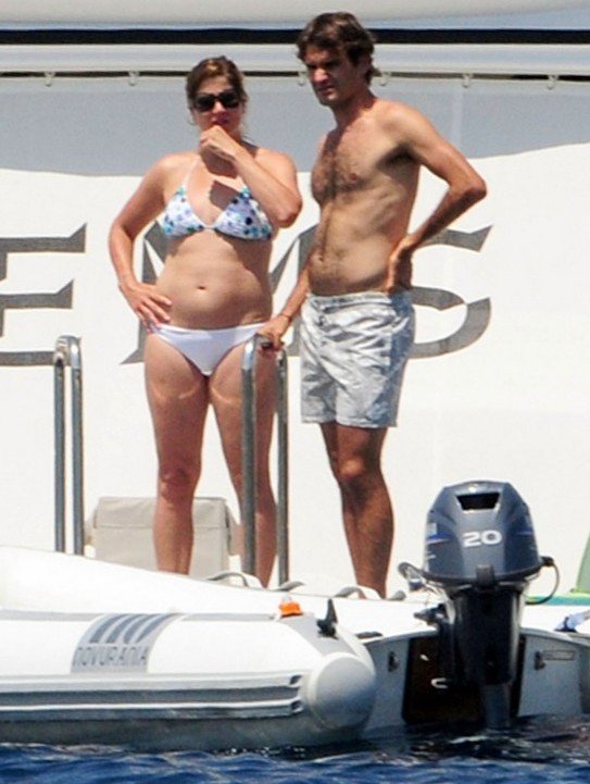 Μίρκα: Ποια είναι η σύζυγος του Ρότζερ Φέντερερ που τον σέρνει από τη μύτη [εικόνες] | iefimerida.gr 1