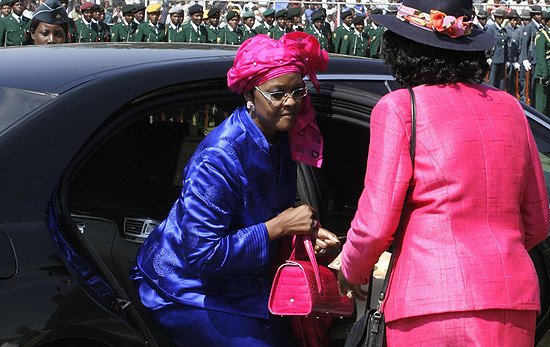 Η 49χρονη που ίσως γίνει η πρώτη γυναίκα δικτάτορας στον κόσμο -Οι φήμες για τις κλοπές διαμαντιών και η αγάπη της στα Gucci [εικόνες] | iefimerida.gr 9