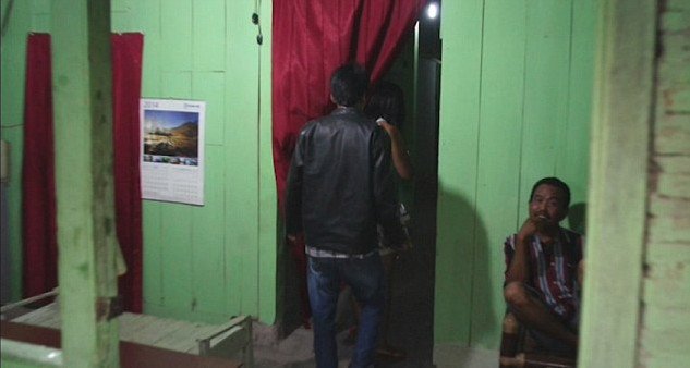 Το βουνό του σεξ -Παντρεμένοι, νοικοκυρές και πολιτικοί έρχονται σε επαφή με αγνώστους, για καλή τύχη [εικόνες] | iefimerida.gr 0