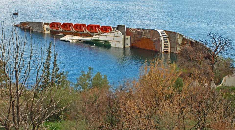 Τουλάχιστον 25 πλοία-φαντάσματα σαπίζουν στον κόλπο της Ελευσίνας [λίστες & χάρτης] | iefimerida.gr 4