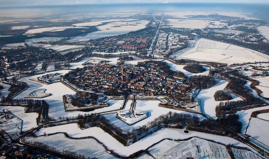 Οι πόλεις του χειμώνα: Τα ομορφότερα χιονισμένα τοπία στον κόσμο [εικόνες] | iefimerida.gr 2