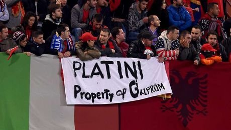 Προκάλεσαν και στη Γένοβα οι Αλβανοί -Εβγαλαν ξανά σημαίες της «Μεγάλης Αλβανίας» [εικόνες & βίντεο] | iefimerida.gr 3