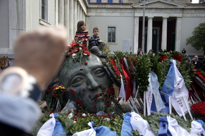 «Αστακός» η Αθήνα για το Πολυτεχνείο | iefimerida.gr 6