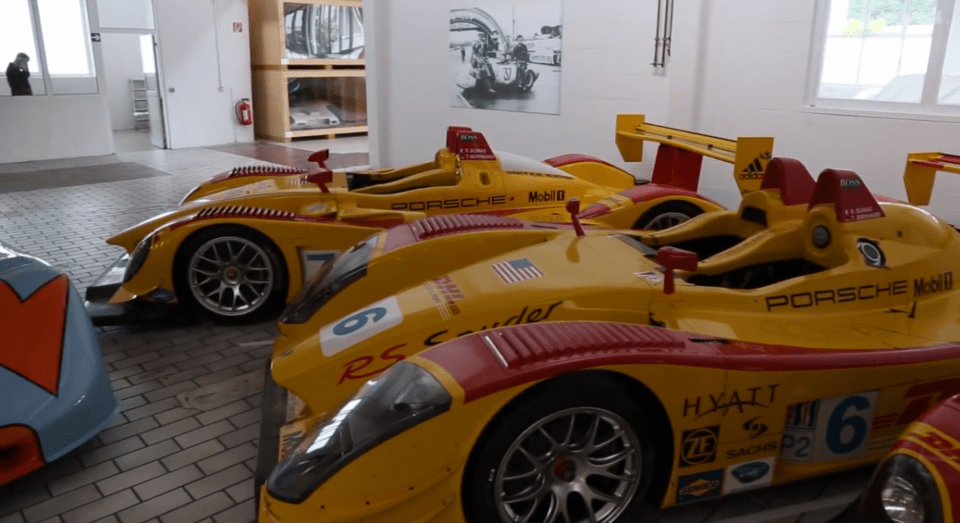 Μέσα στη μυστική αποθήκη της Porsche -Μία βόλτα ανάμεσα στα πιο εκπληκτικά αυτοκίνητα [εικόνες & βίντεο] | iefimerida.gr 14