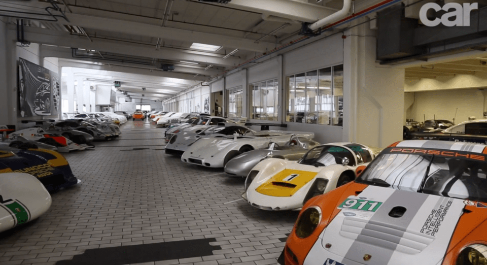 Μέσα στη μυστική αποθήκη της Porsche -Μία βόλτα ανάμεσα στα πιο εκπληκτικά αυτοκίνητα [εικόνες & βίντεο] | iefimerida.gr 2