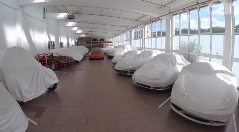 Μέσα στη μυστική αποθήκη της Porsche -Μία βόλτα ανάμεσα στα πιο εκπληκτικά αυτοκίνητα [εικόνες & βίντεο] | iefimerida.gr 1
