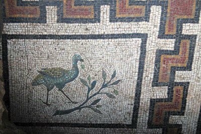 Στο φως τεράστιο εντυπωσιακό ψηφιδωτό στο Διδυμότειχο -Δυο θεοί Ερωτες στο ρωμαϊκό σπα [εικόνες] | iefimerida.gr 4