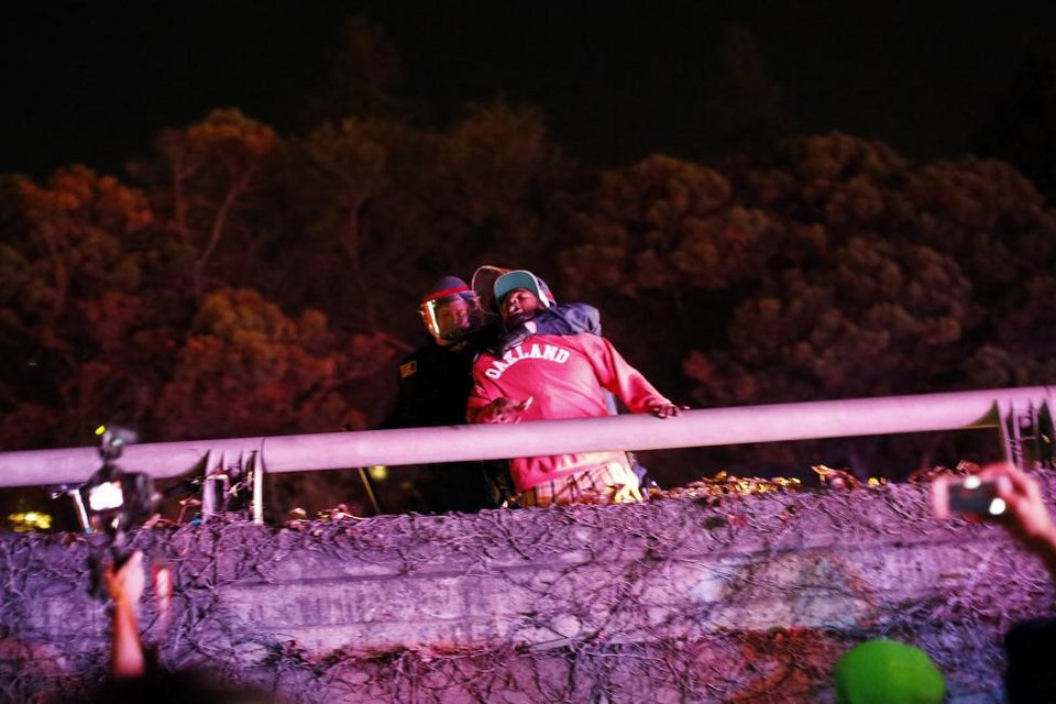 Ξεχειλίζει η οργή στις ΗΠΑ: Λεηλασίες, πυροβολισμοί και τραυματίες – Φόβοι για «καυτή» νύχτα [εικόνες] | iefimerida.gr 5