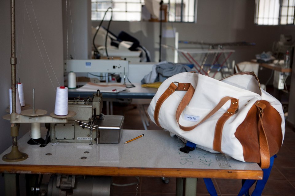 Salty Bag: Η κομψή τσάντα χειρός από χρησιμοποιημένα υλικά [εικόνες] | iefimerida.gr 0