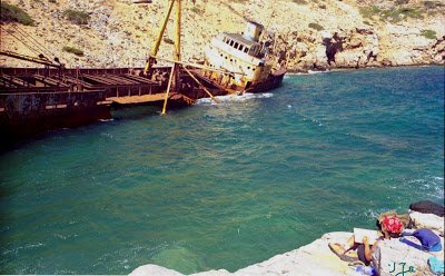 Ναυάγιο «Ολυμπία» στην Αμοργό -Το σκουριασμένο σκαρί που έχει μετατρέψει έναν κόλπο του νησιού στην πιο μελαγχολική αλλά και πιο όμορφη γωνιά του [εικόνες & βίντεο] | iefimerida.gr 6