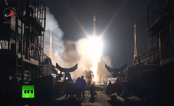 Επιτυχής η εκτόξευση του Σογιούζ: Μέσα και η Ιταλίδα αστροναύτης που έχει τρελάνει τα μίντια [βίντεο & εικόνες] | iefimerida.gr 10