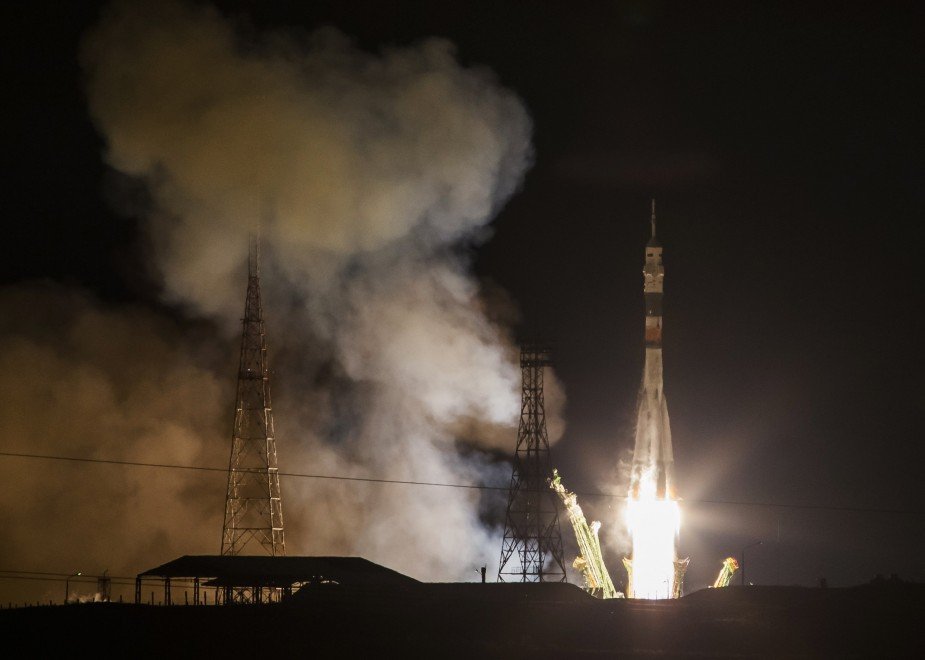 Επιτυχής η εκτόξευση του Σογιούζ: Μέσα και η Ιταλίδα αστροναύτης που έχει τρελάνει τα μίντια [βίντεο & εικόνες] | iefimerida.gr 5