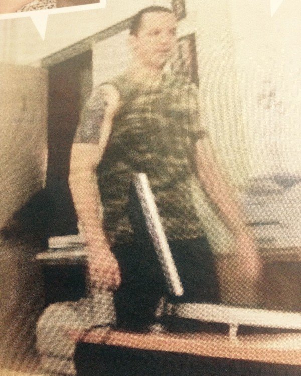 Ετσι σόκαρε ο Κασιδιάρης: Φανελάκι, σορτς και σβάστικα [εικόνα] | iefimerida.gr 0