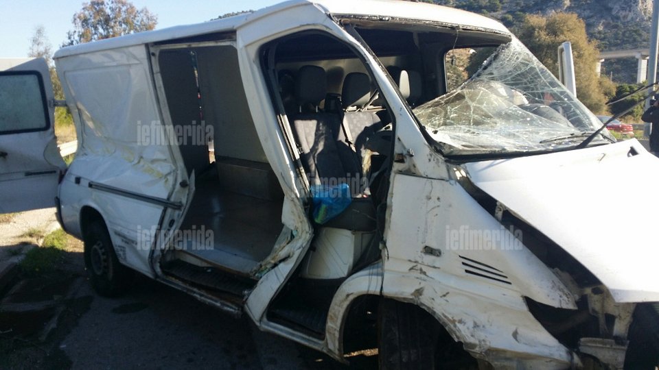  Σοβαρό τροχαίο στον περιφερειακό του Αιγάλεω [εικόνες] | iefimerida.gr 0