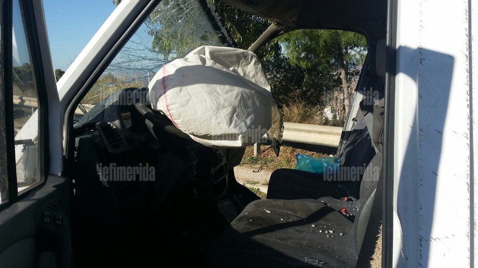  Σοβαρό τροχαίο στον περιφερειακό του Αιγάλεω [εικόνες] | iefimerida.gr 2