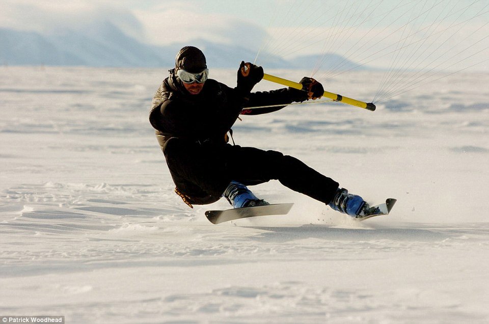 Το «σαφάρι» των κροίσων: Μένουν σε ιγκλού και πίνουν σαμπάνιες δίπλα στους πιγκουίνους της Ανταρκτικής [εικόνες] | iefimerida.gr 18