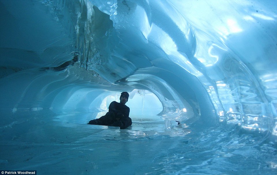 Το «σαφάρι» των κροίσων: Μένουν σε ιγκλού και πίνουν σαμπάνιες δίπλα στους πιγκουίνους της Ανταρκτικής [εικόνες] | iefimerida.gr 13