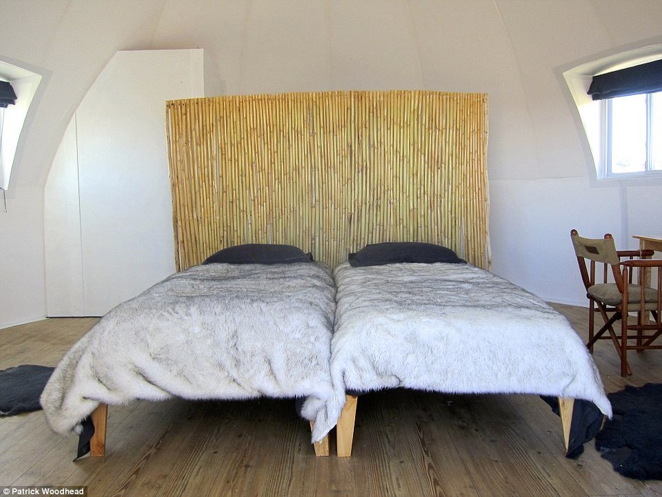 Το «σαφάρι» των κροίσων: Μένουν σε ιγκλού και πίνουν σαμπάνιες δίπλα στους πιγκουίνους της Ανταρκτικής [εικόνες] | iefimerida.gr 7