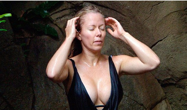 Πρώην κουνελάκι του Playboy μιλάει για την ερωτική της ζωή με τον Χιου Χέφνερ: «Ημουν 18 και αυτός 78» [εικόνες] | iefimerida.gr 4