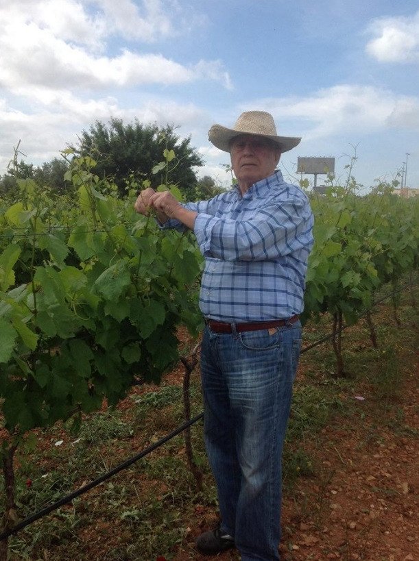 Το «παιδί του λαού» Νίκος Ξανθόπουλος έγινε αγρότης στα 80 του χρόνια [εικόνες] | iefimerida.gr 0