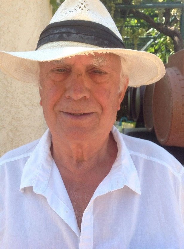 Το «παιδί του λαού» Νίκος Ξανθόπουλος έγινε αγρότης στα 80 του χρόνια [εικόνες] | iefimerida.gr 2