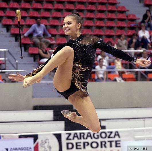 Η γυναίκα που ερωτεύτηκε τρελά ο Πούτιν: Το κορίτσι-λάστιχο που έδενε τα πόδια της... κόμπο στους Ολυμπιακούς [εικόνες] | iefimerida.gr 18