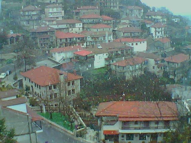 Χιονίζει στην Πελοπόννησο -Το Σάββατο ανοίγει το χιονοδρομικό στο Μαίναλο [εικόνες] | iefimerida.gr 1