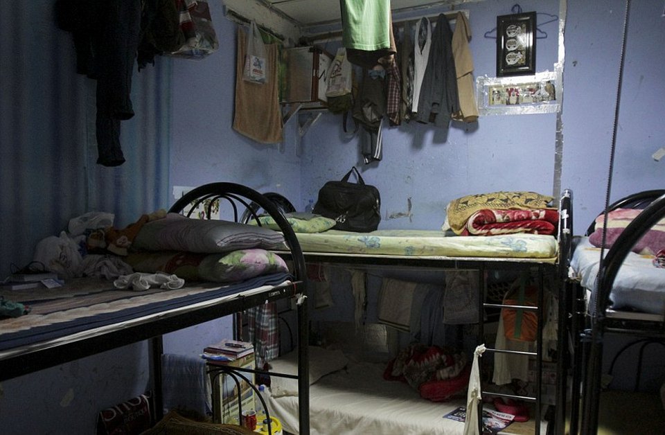 Η άλλη όψη του Ντουμπάι δεν είναι καθόλου φανταχτερή -Στα άδυτα του στρατοπέδου συγκέντρωσης των εργατών που χτίζουν τους ουρανοξύστες [εικόνες] | iefimerida.gr 11