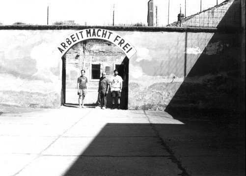 Από κρατούμενος στο Αουσβιτς, ράφτης των Ομπάμα, Κλίντον και ΝτιΚάπριο -Η απίθανη ιστορία του Μάρτιν Γκρίνφιλντ [εικόνες] | iefimerida.gr 4