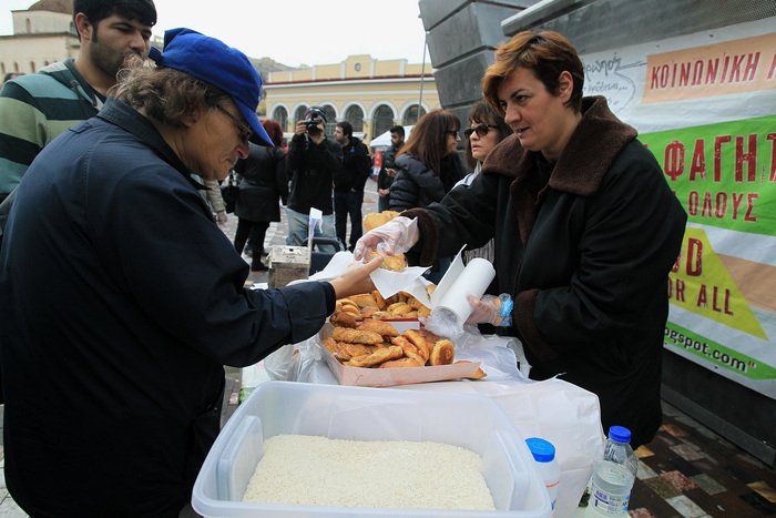Συσσίτιο αγάπης στη μνήμη του Αντώνη Βαρδή -Εγινε πράξη η τελευταία του επιθυμία [εικόνες] | iefimerida.gr 4