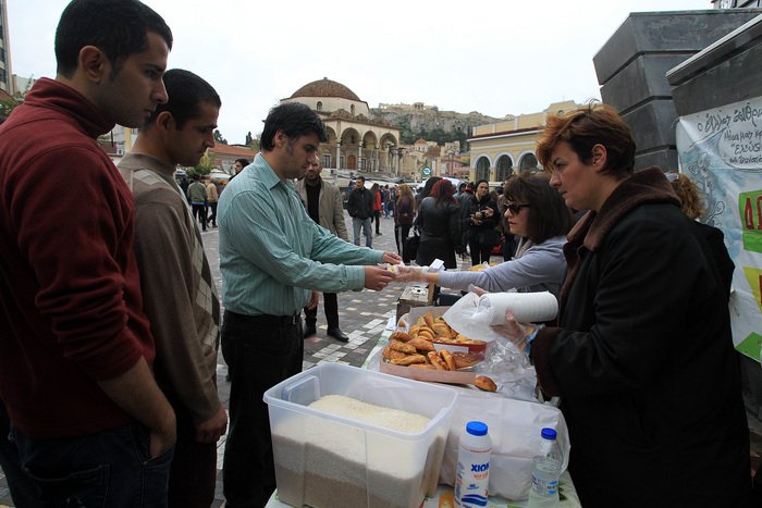 Συσσίτιο αγάπης στη μνήμη του Αντώνη Βαρδή -Εγινε πράξη η τελευταία του επιθυμία [εικόνες] | iefimerida.gr 3