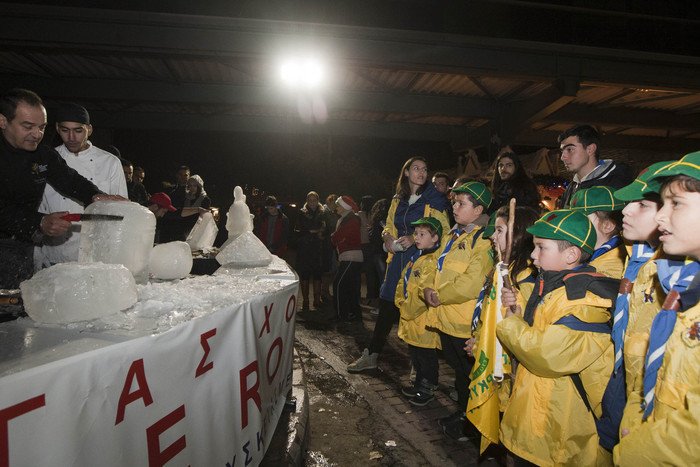 Καλλιτέχνες μάγειρες στον πάγο δημιούργησαν εντυπωσιακά γλυπτά [εικόνες] | iefimerida.gr 2