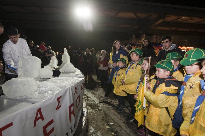 Καλλιτέχνες μάγειρες στον πάγο δημιούργησαν εντυπωσιακά γλυπτά [εικόνες] | iefimerida.gr 1