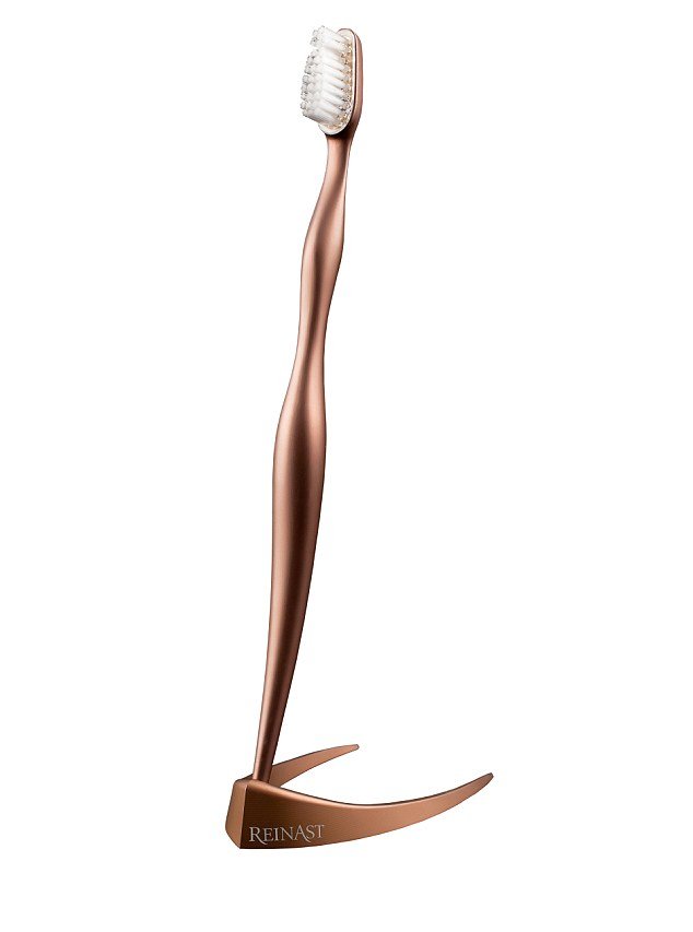 Αυτά τα δώρα θα ανταλλάξουν φέτος οι κροίσοι -Χρυσά κορδόνια και LV σάκους του μποξ [εικόνες] | iefimerida.gr 1