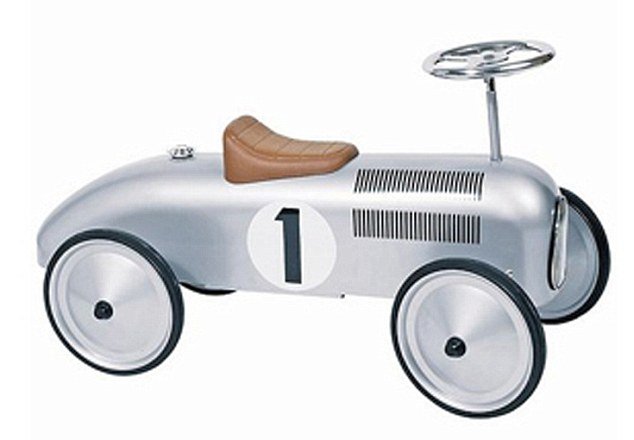 Τα δώρα του πρίγκιπα Τζορτζ: Εξωφρενικά ποσά για σκαλιστό αλογάκι και αυτοκινητάκια [εικόνες] | iefimerida.gr 2