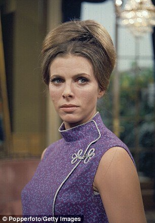 Πέθανε η μούσα του Μπέκετ, η ηθοποιός Μπίλι Γουάιτλο [βίντεο & εικόνες] | iefimerida.gr 7