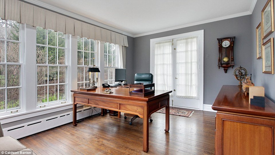 «Μόνος στο σπίτι»: Πώς είναι σήμερα το σπίτι όπου γυρίστηκε η θρυλική ταινία -Η ανακαίνιση που το μετέτρεψε σε μια στιλάτη αμερικανική βίλα [εικόνες] | iefimerida.gr 11